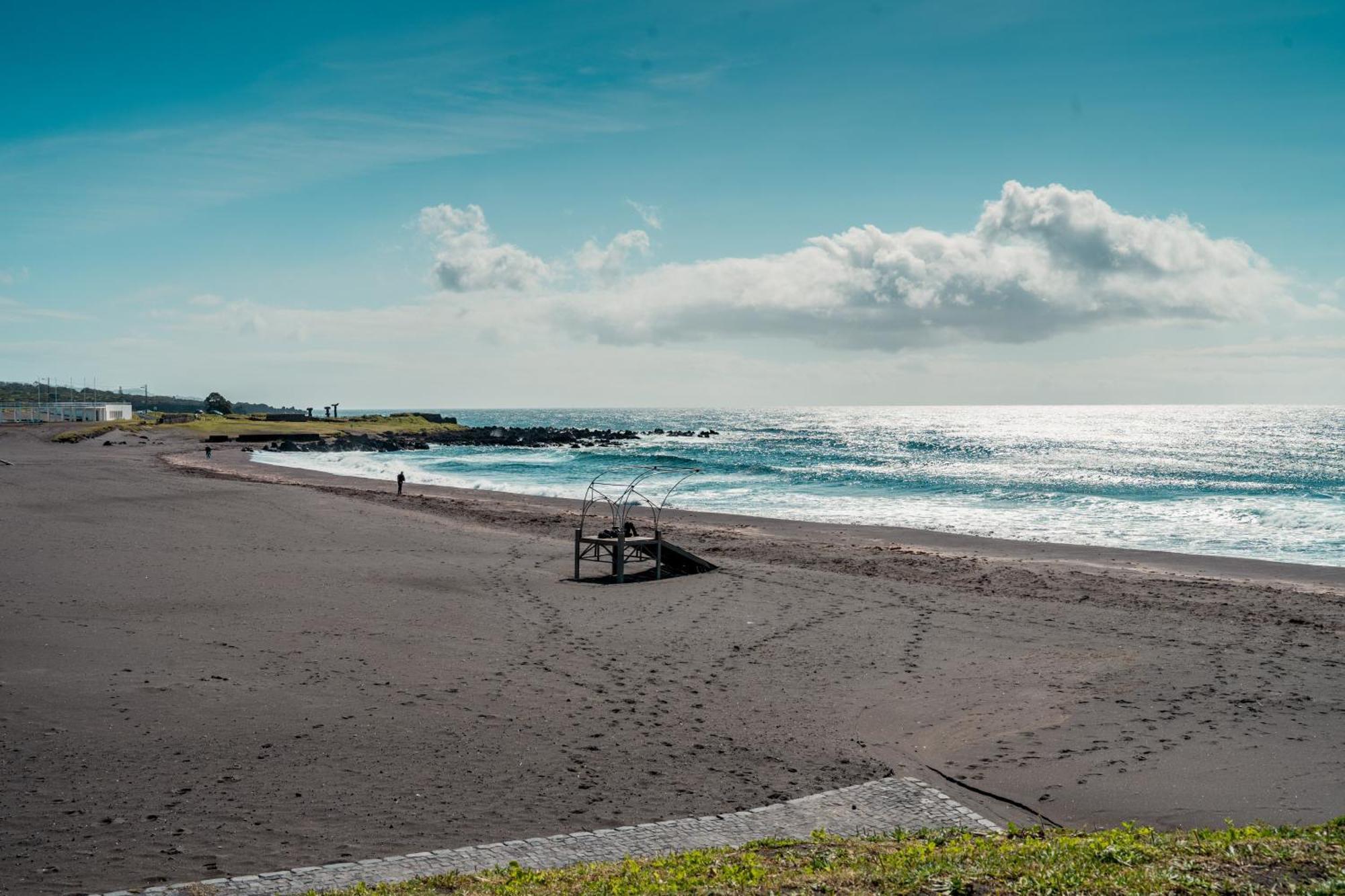 Beach Waves Ponta Delgada 외부 사진